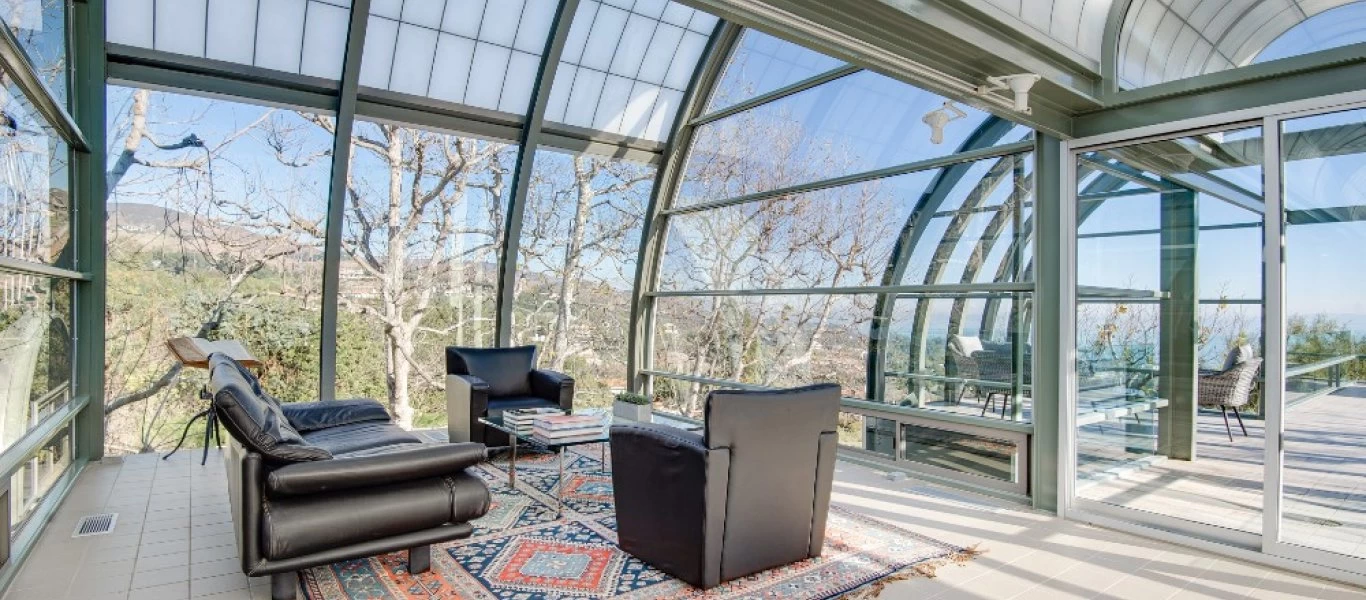 Μαλιμπού: Ένα σπίτι κατασκευασμένο από γυαλί και ατσάλι που μοιάζει με Διεθνή Διαστημικό Σταθμό (φωτό)